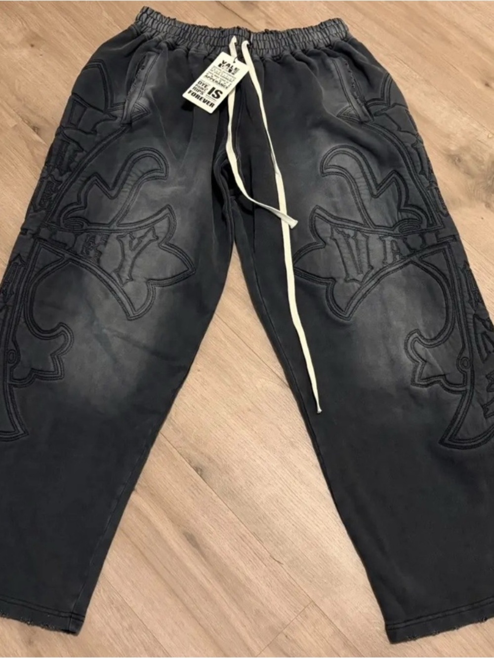 LARGE Vale Forever Carver Sweatpants